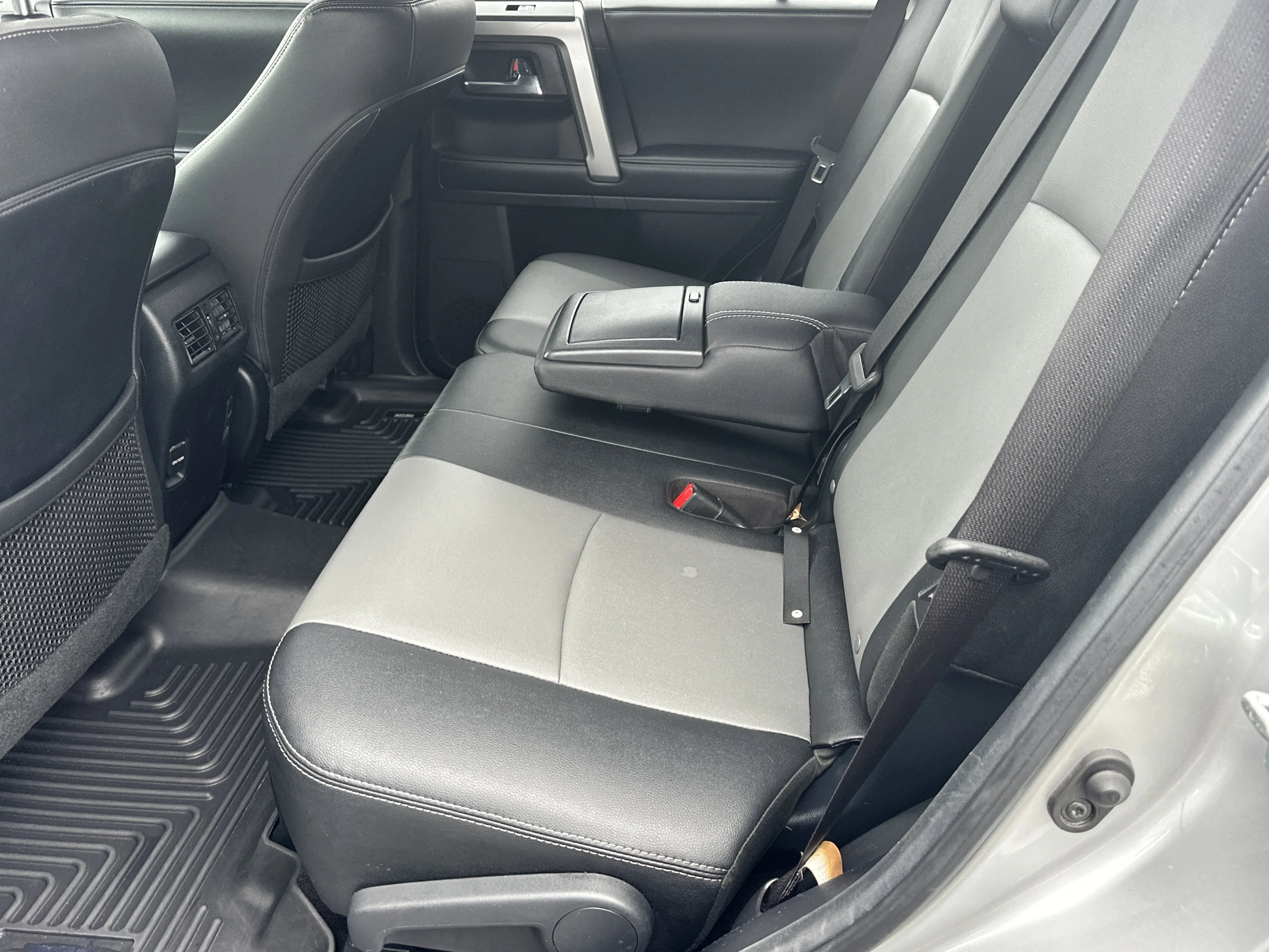 Used 2019 Classic Silver Metallic Toyota SR5 Premium image 20