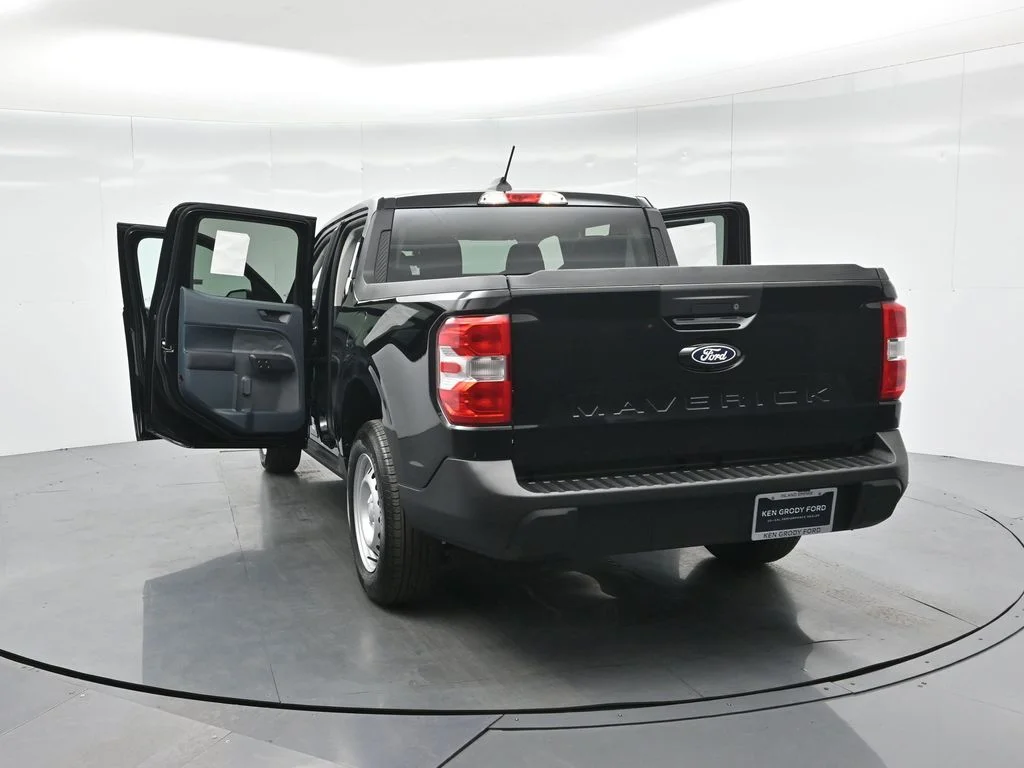Used 2025 Black Ford XL image 32