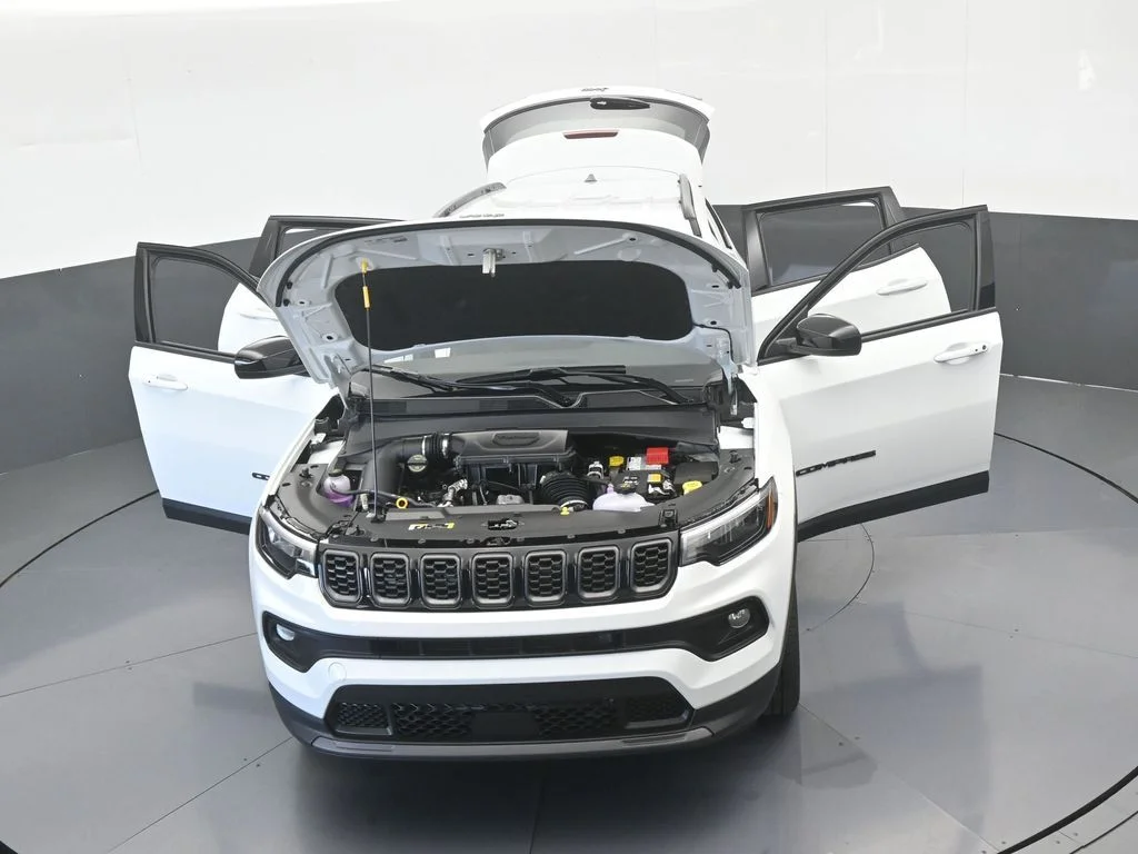 New 2026 Bright White Clear-Coat Exterior Paint Jeep Latitude image 64