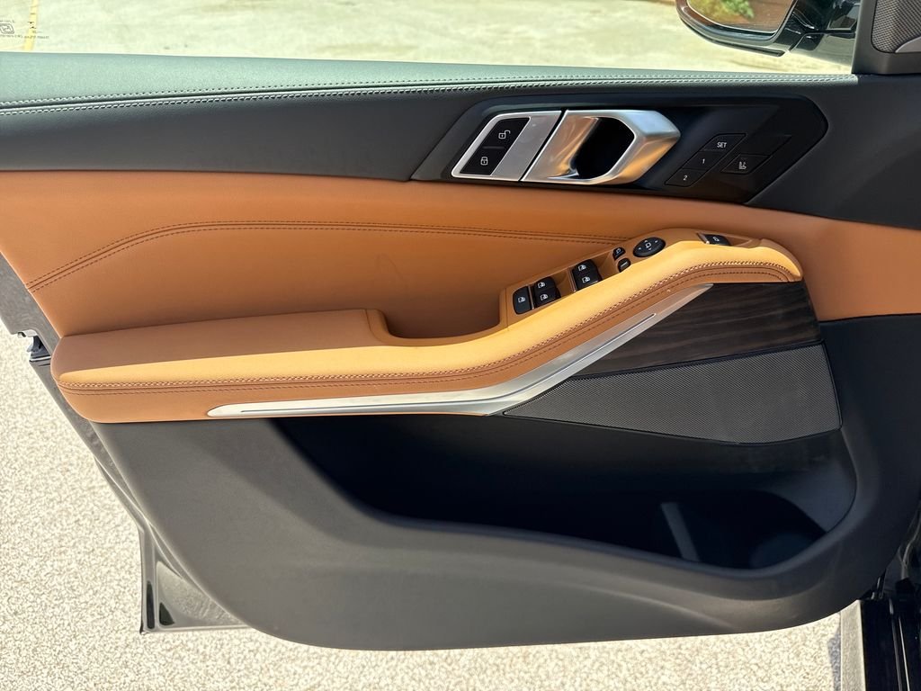 New 2026 Black BMW xDrive40i image 12