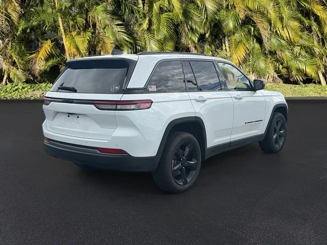 Used 2026 White Jeep Limited image 5