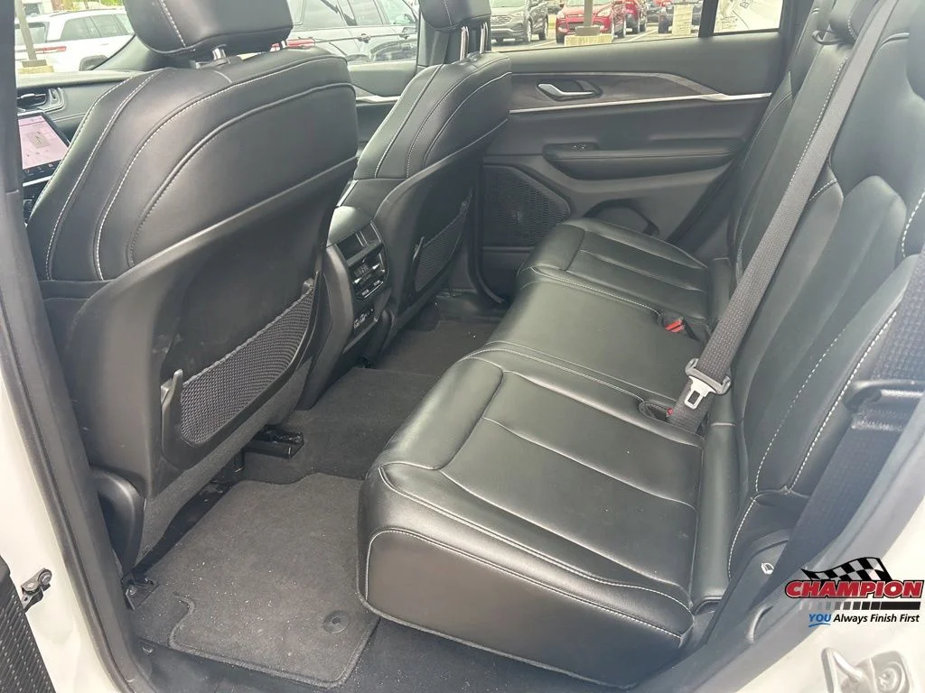 Used 2024 White Jeep Limited image 10
