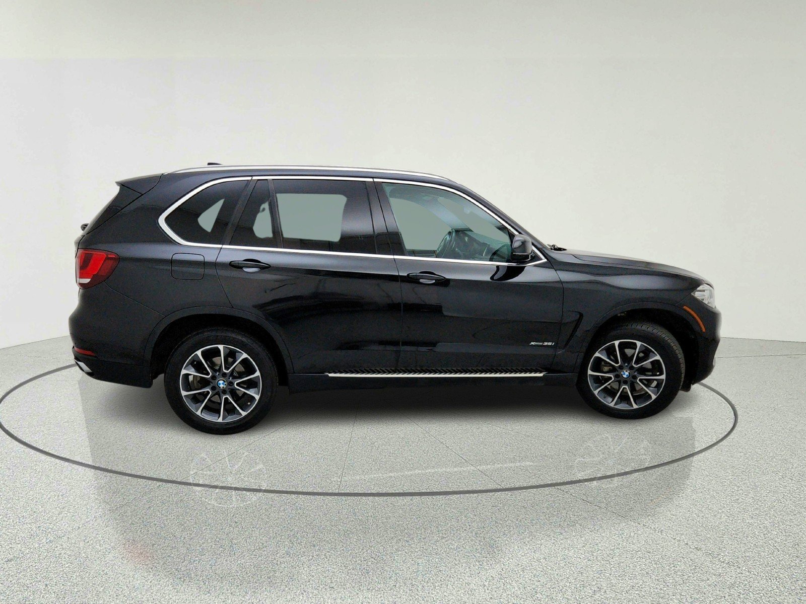 Used 2018 BLACK SAPPHIRE BMW xDrive35i image 13