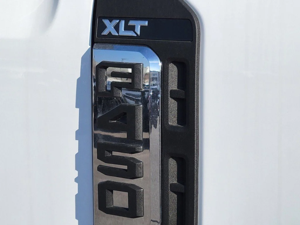 New 2023 Oxford White Ford XL image 27