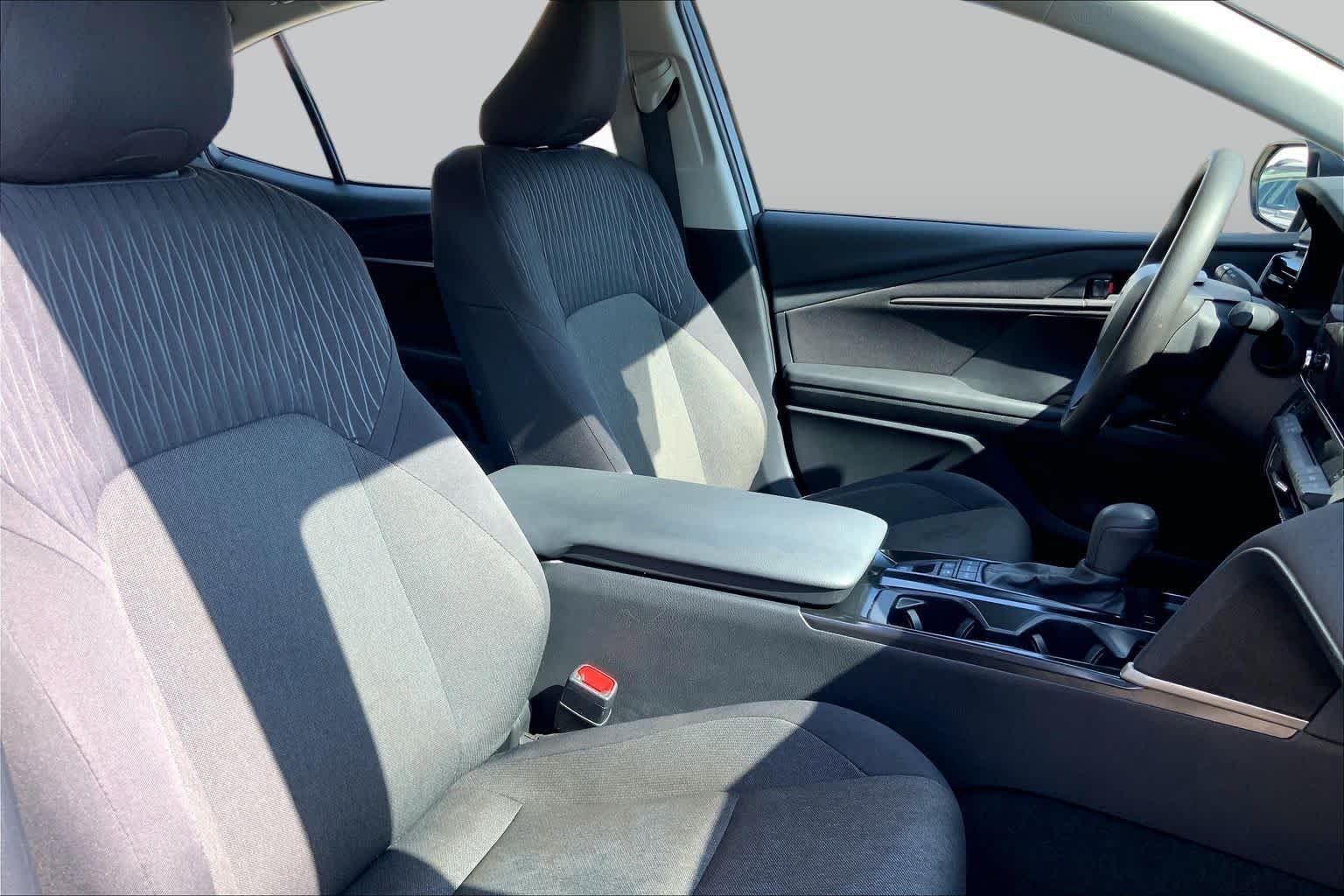 Used 2025 Underground Toyota LE image 9