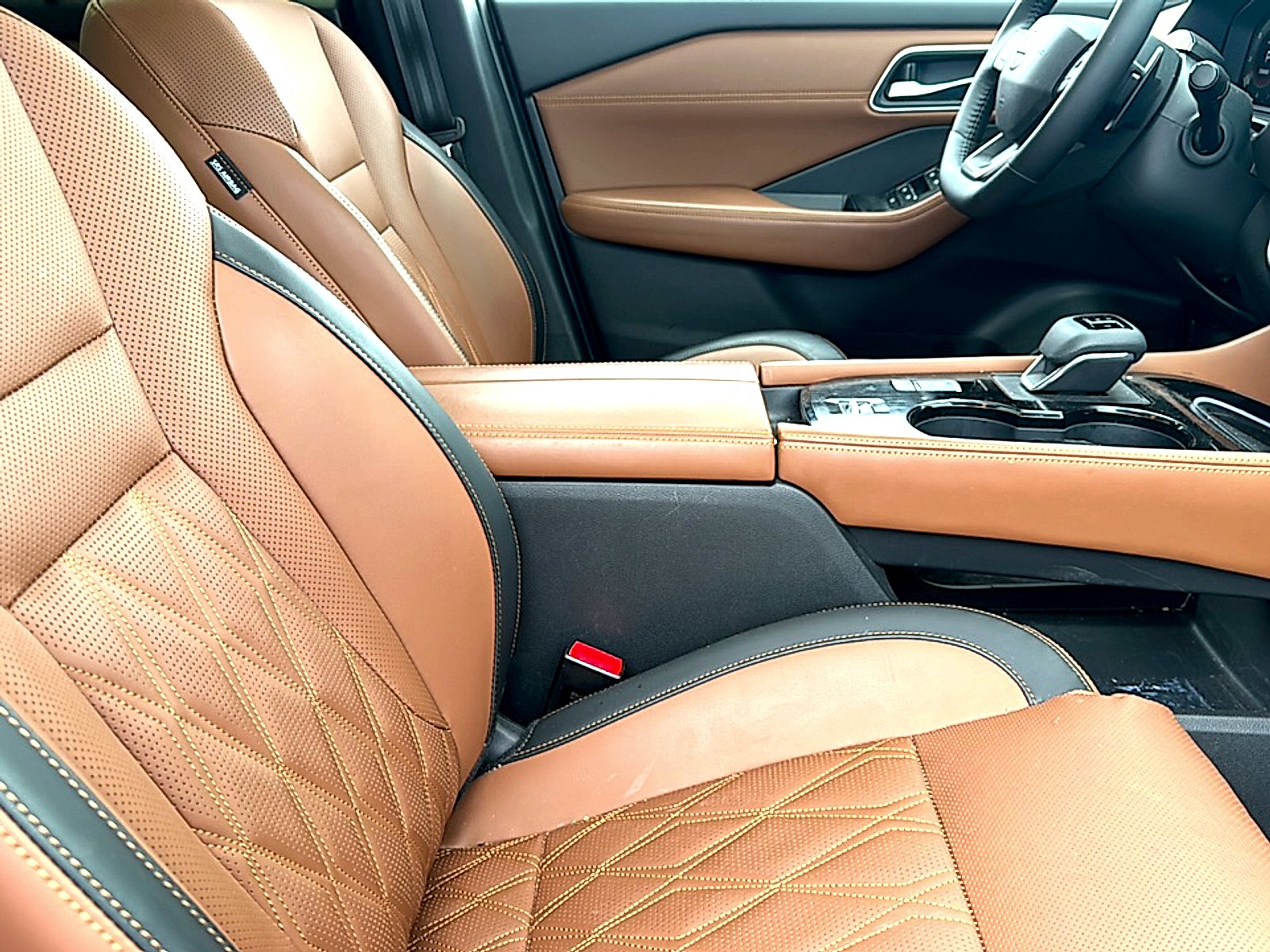 Used 2025 Gun Metallic Nissan Platinum FWD image 23