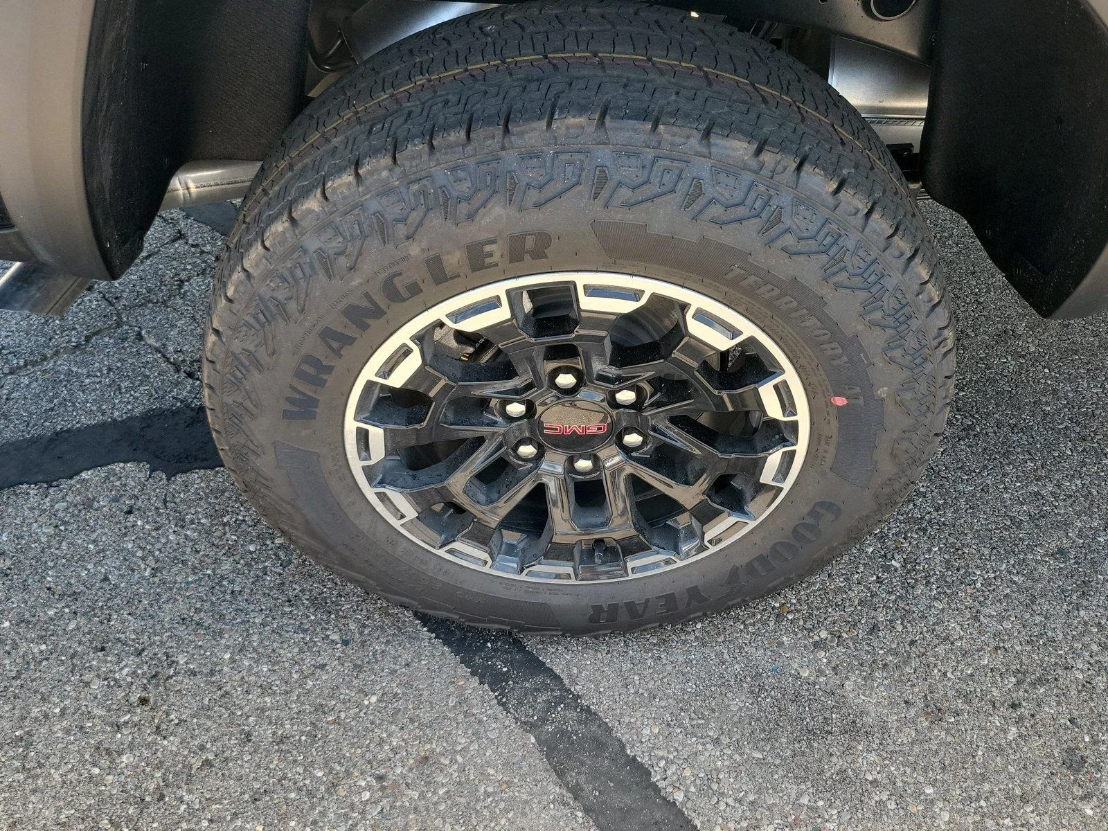 2026 GMC Canyon AT4 - Photo 5