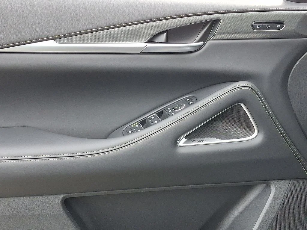 New 2026 Black INFINITI LUXE image 9