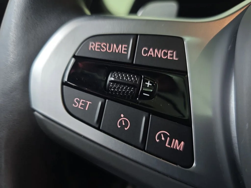 Used 2022 Black BMW xDrive40i image 20