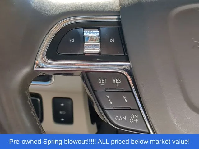 Used 2020 White Lincoln Reserve image 28