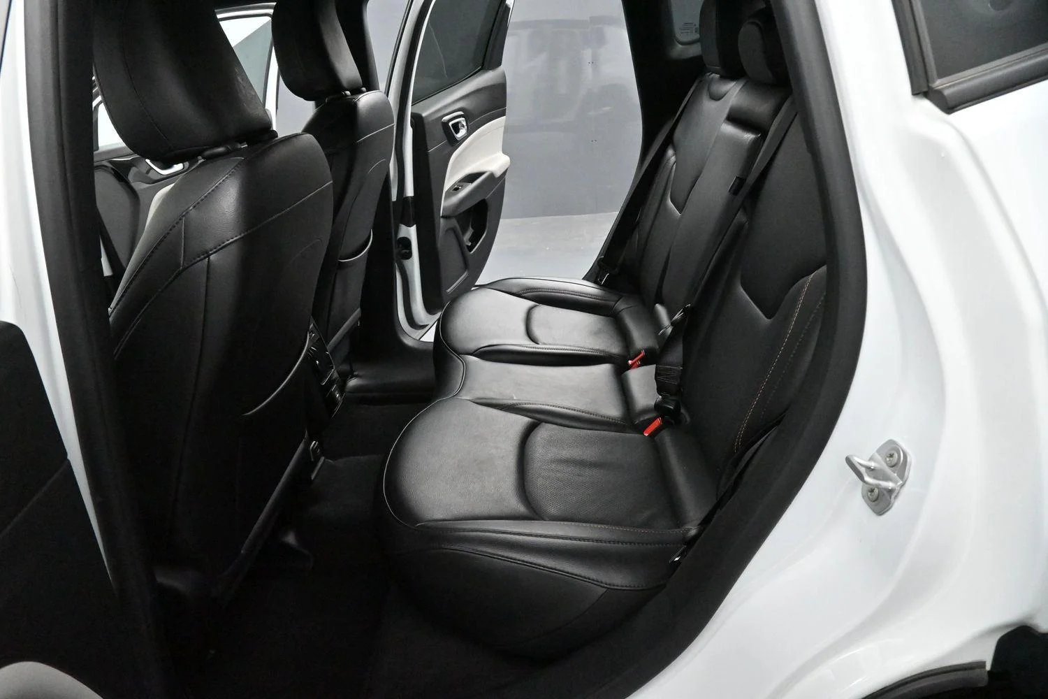 Used 2023 Bright White Clearcoat Jeep Limited image 26