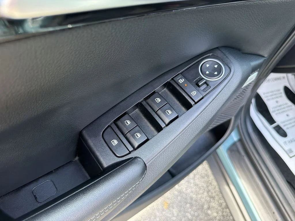 Used 2024 Blue Kia SX image 30