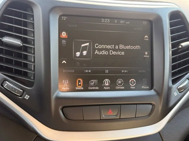 Used 2015 Beige Jeep Limited image 17