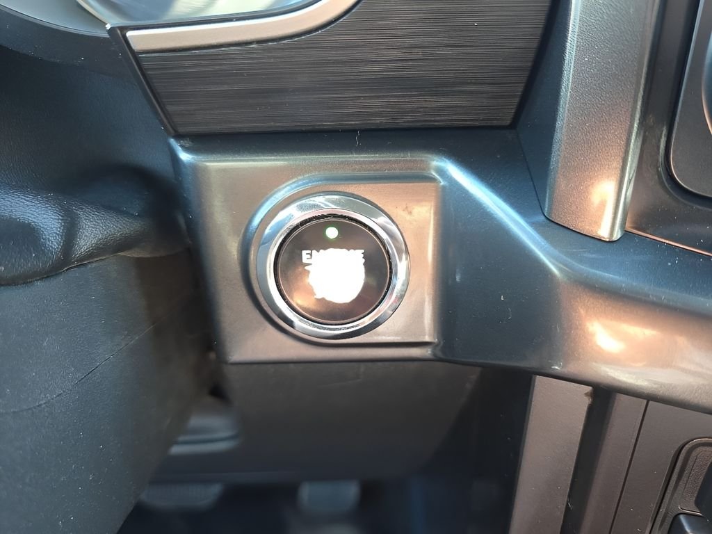 Used 2021 White Ford  image 18