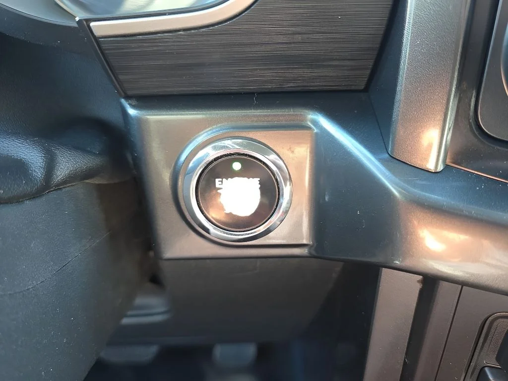 Used 2021 White Ford  image 18