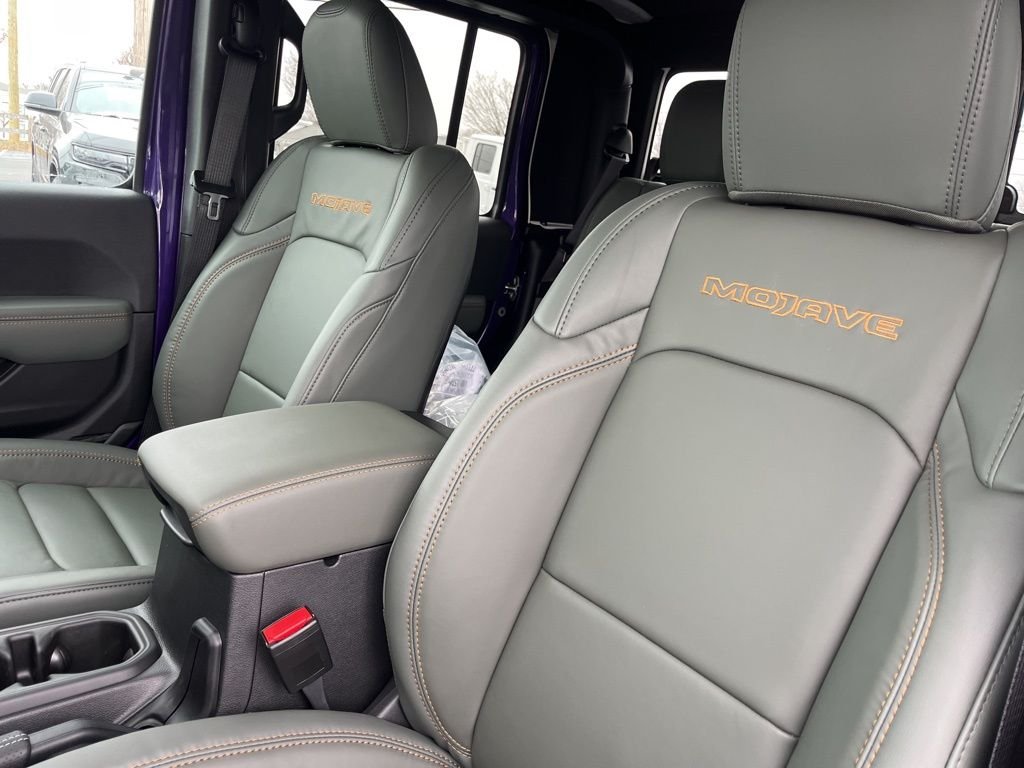 New 2026 Reign Exterior Paint Jeep Mojave X image 4