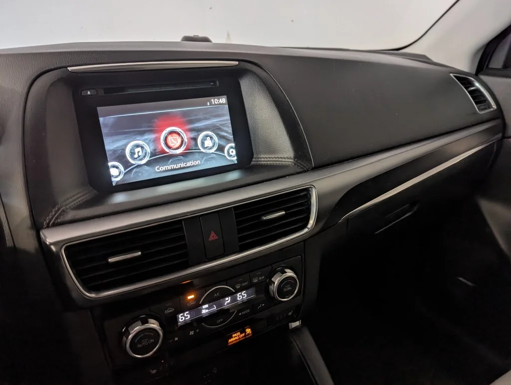 Used 2016 Silver Mazda Grand Touring AWD w/ Technology Pkg image 8