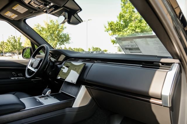New 2026 Belgravia Green Land Rover SE image 15