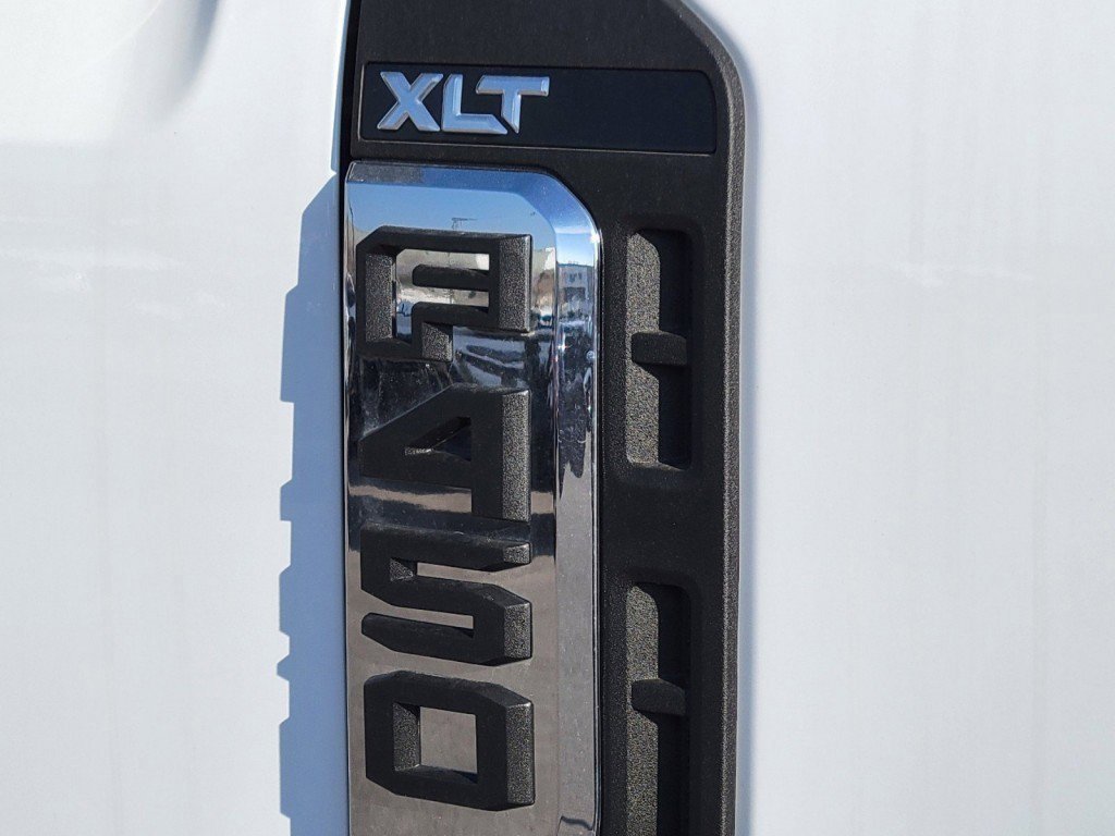 New 2023 Oxford White Ford XLT image 27