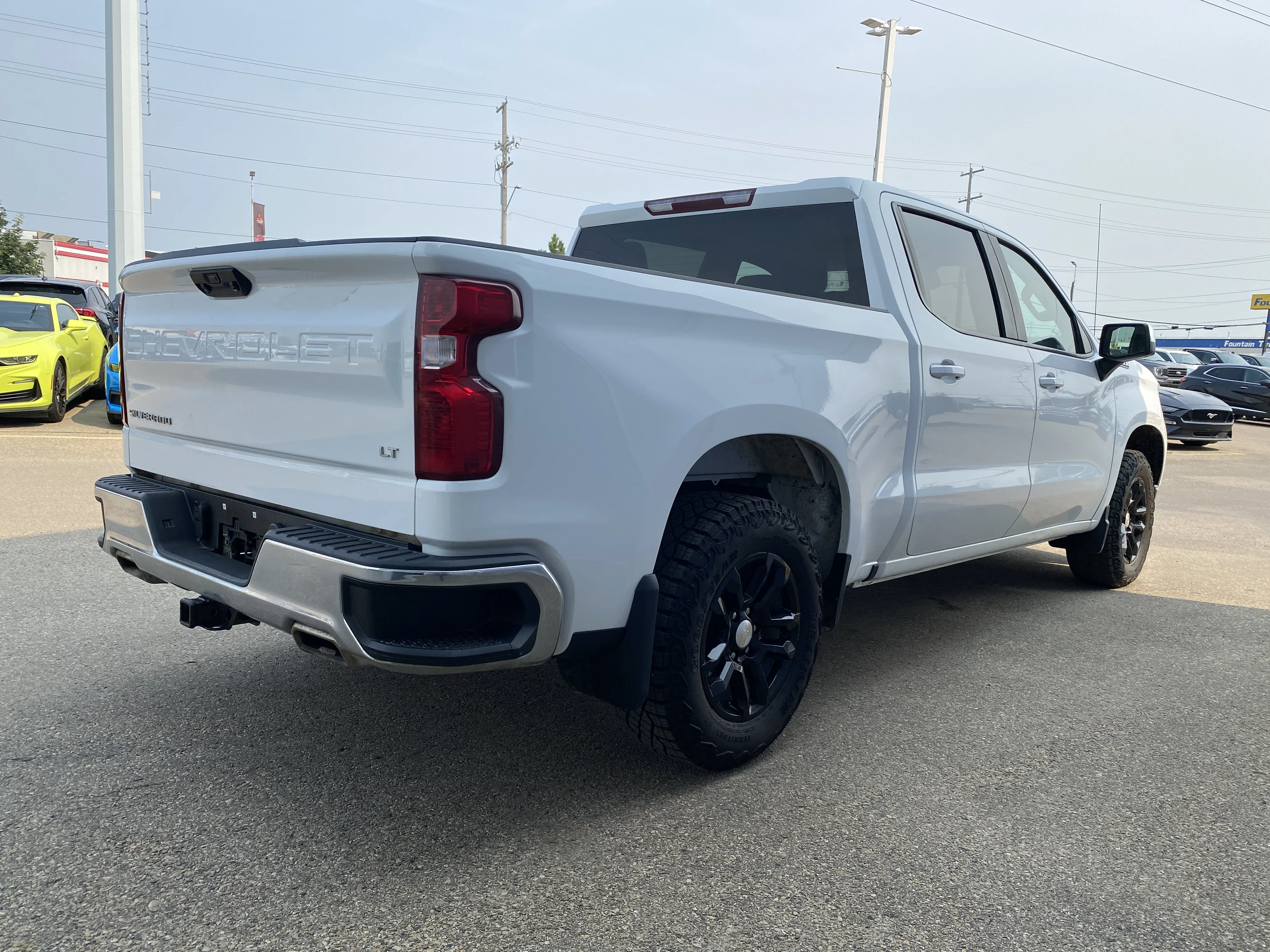 Used 2023 White Chevrolet LT Crew Cab  * Z71 OFF ROAD * HEATED SEATS * image 5