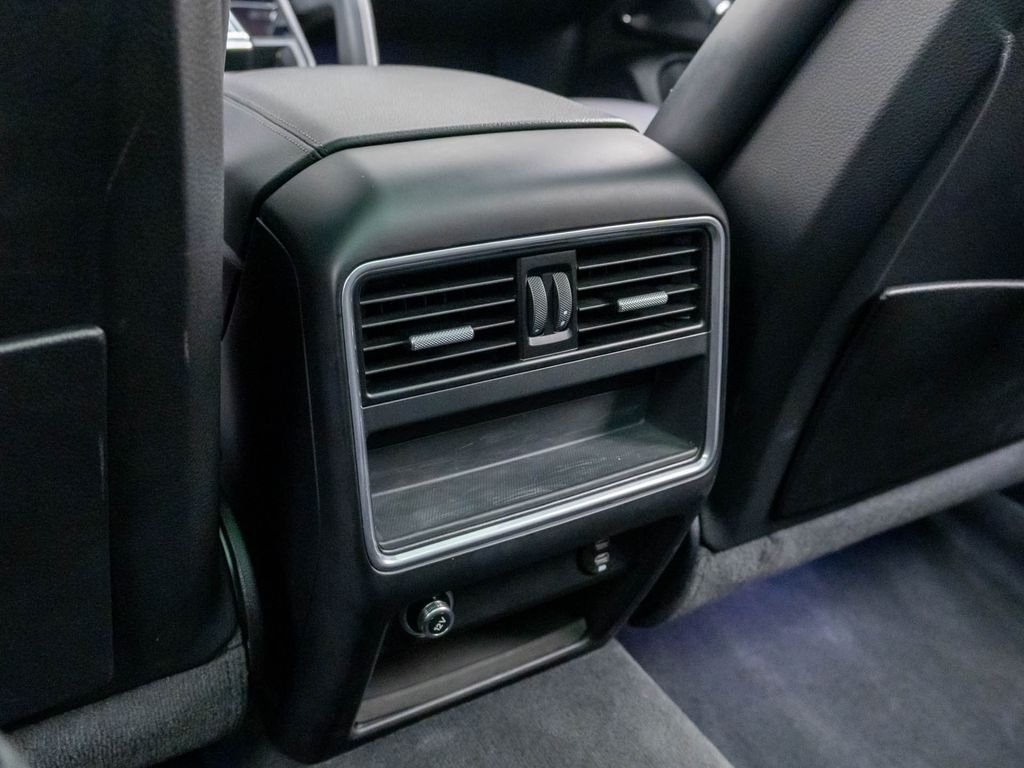 2022 Porsche Cayenne Platinum Edition - Photo 20