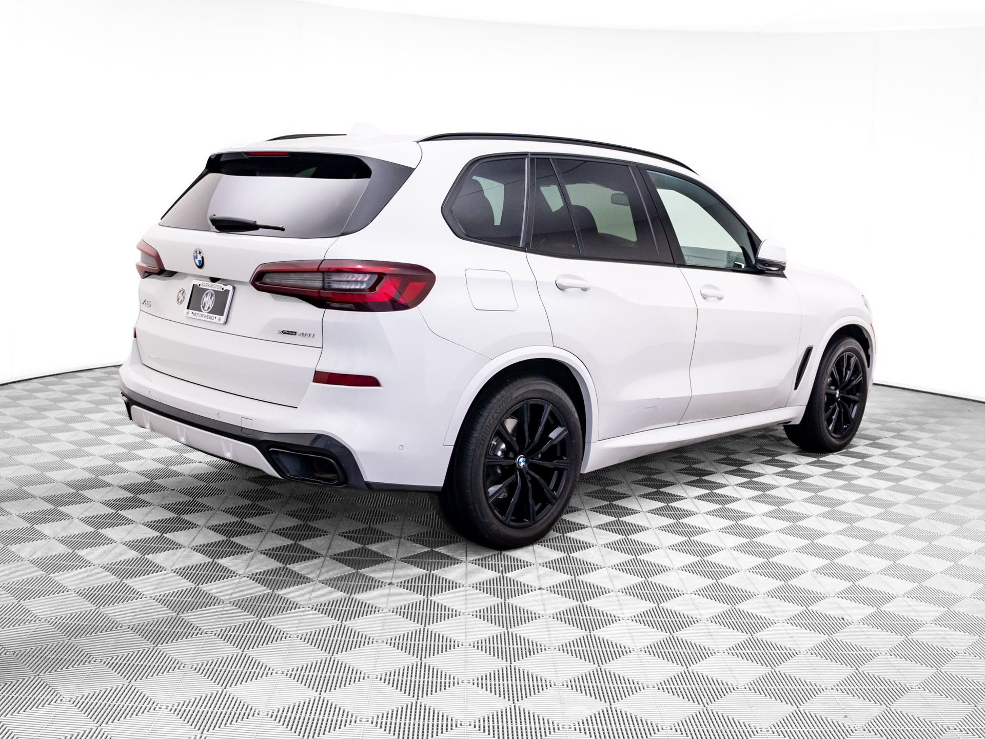 Used 2022 White BMW xDrive40i image 5