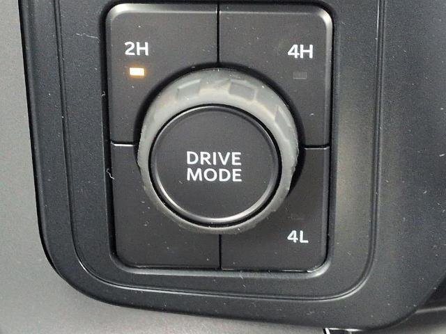 New 2026 Carbonized Gray Metallic Ford XLT image 22