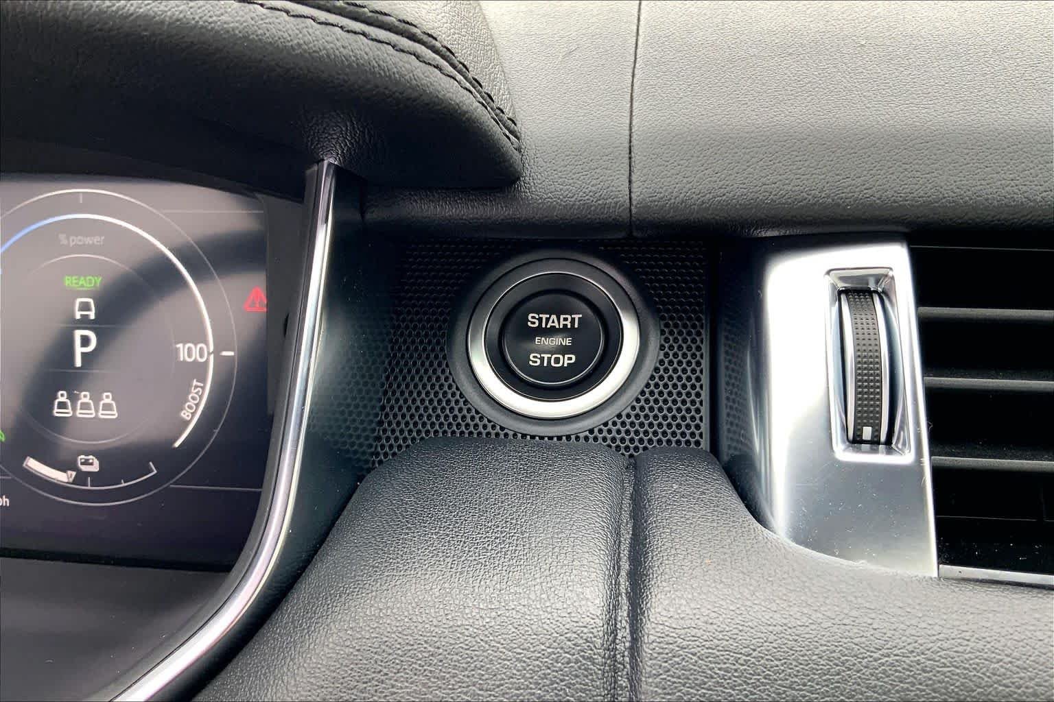 Used 2020 Fuji White Land Rover HSE image 31