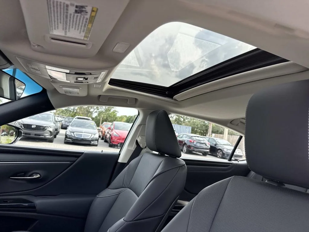 Used 2025 Silver Lexus 350 image 28