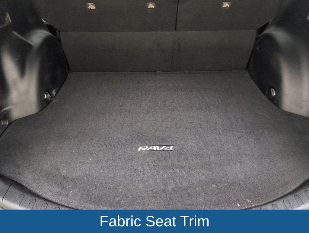 Used 2016 Silver Toyota XLE image 28