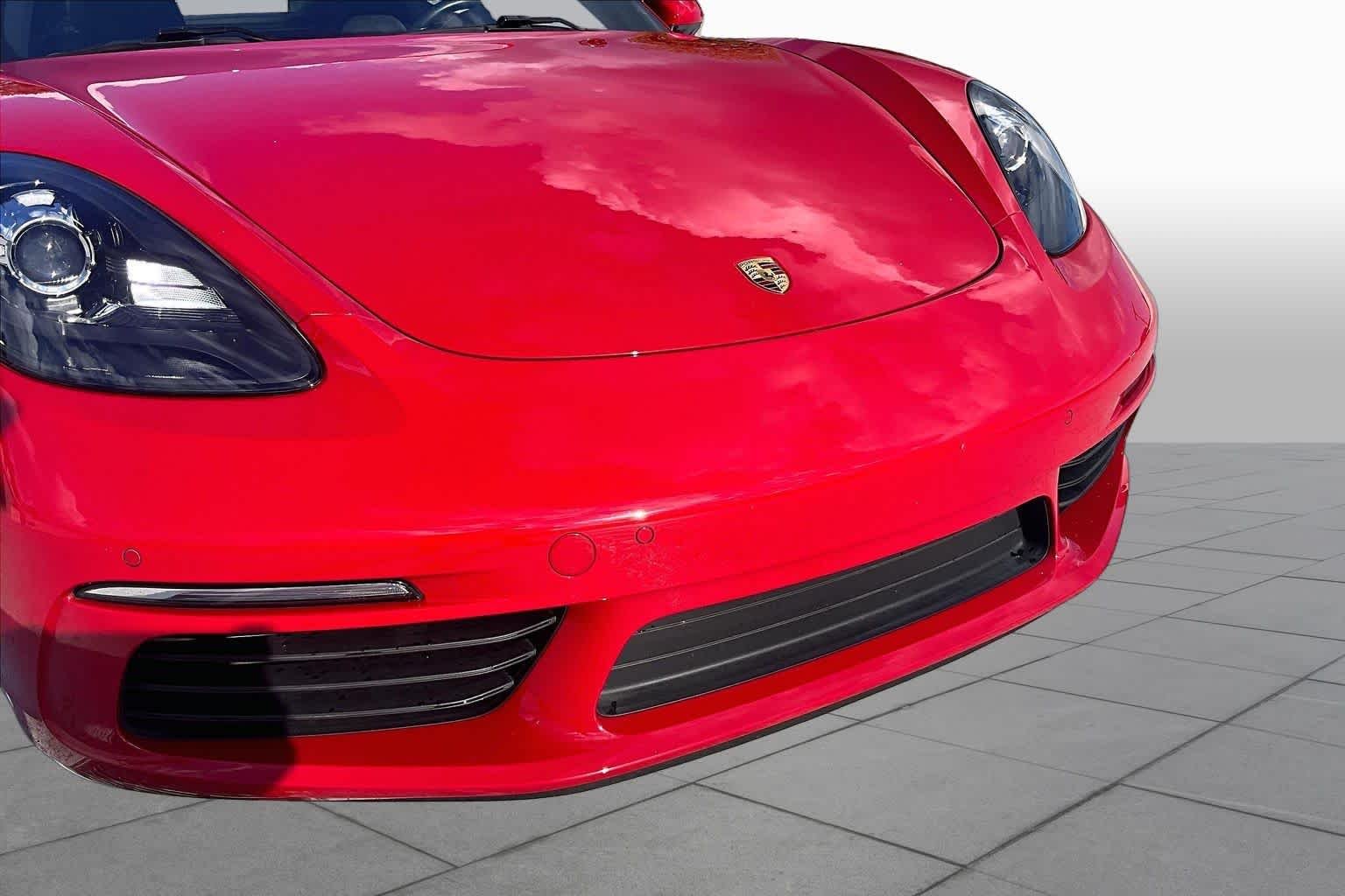 Used 2019 Carmine Red Porsche  image 26