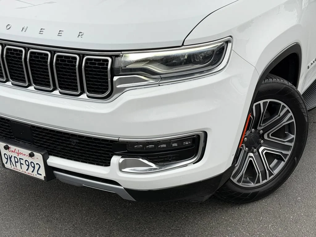 Used 2024 White Jeep Series II image 3
