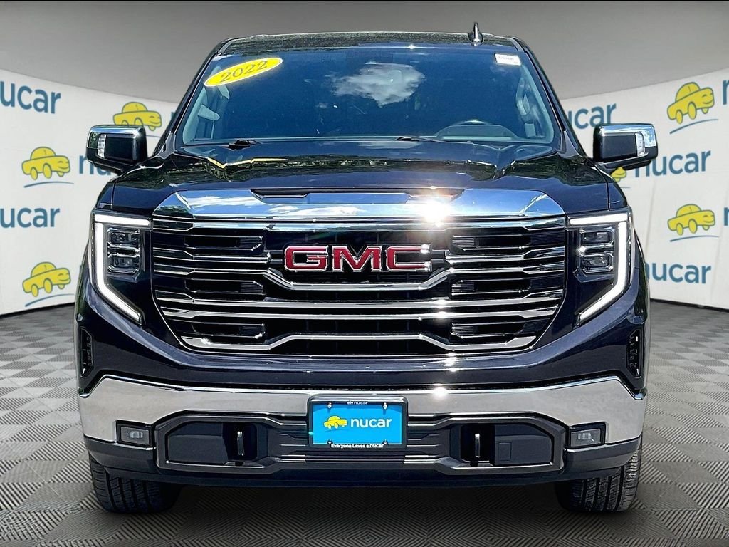 Used 2022 Silver GMC SLT image 2
