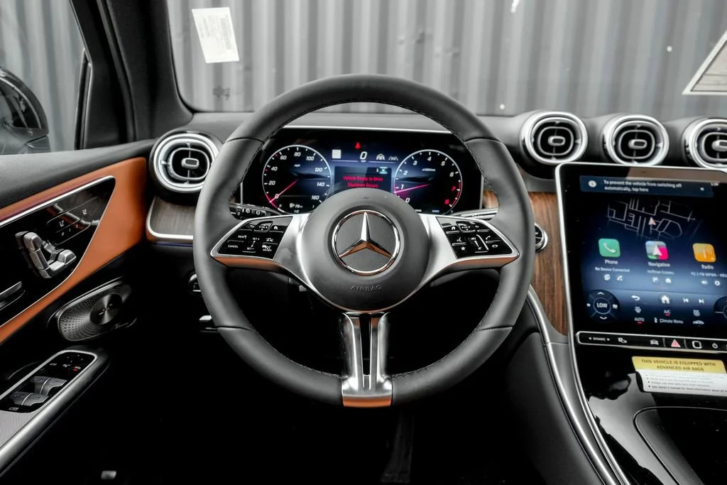 New 2026 Black Mercedes-Benz GLC300 image 17