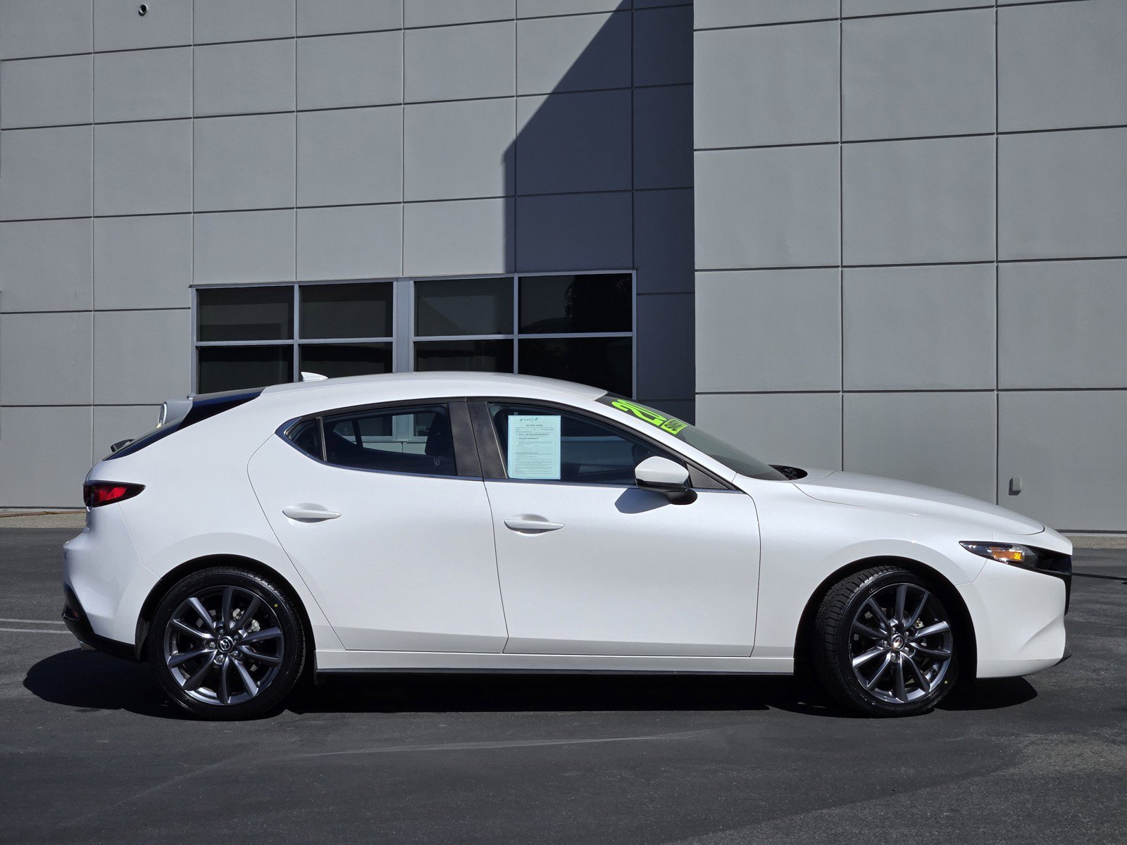 Used 2020 Snowflake White Pearl Mica Mazda Preferred Package image 3