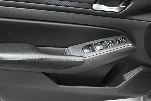 2024 Nissan Altima SV - Photo 13