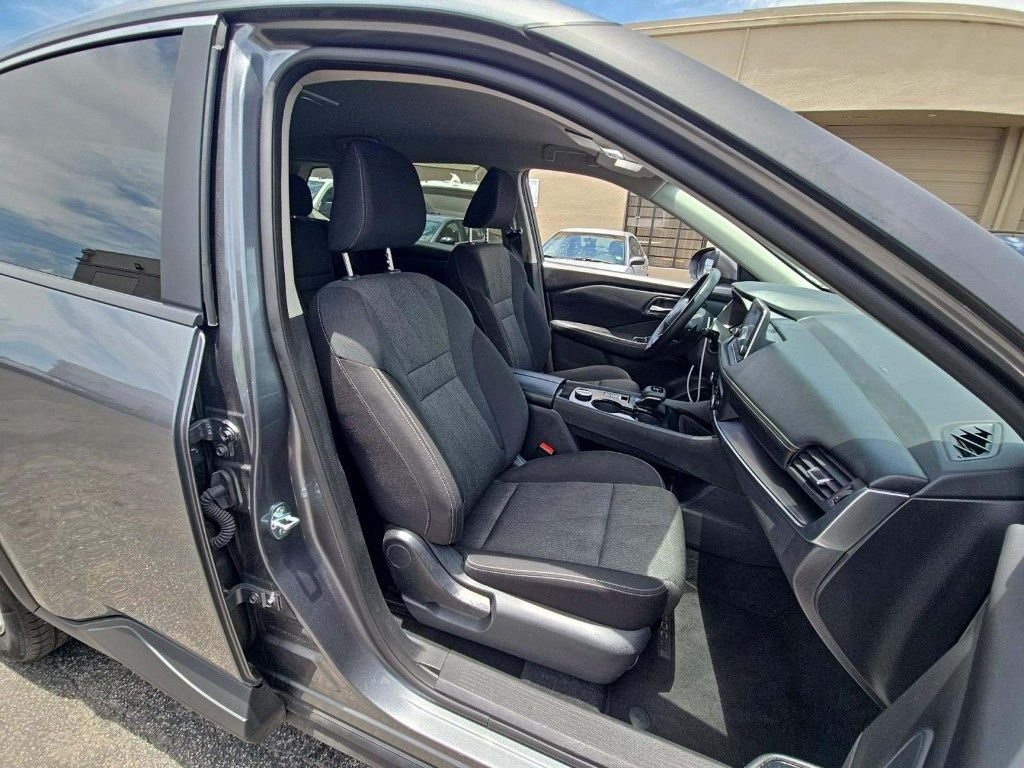 Used 2025 Gun Metallic Nissan SV image 9