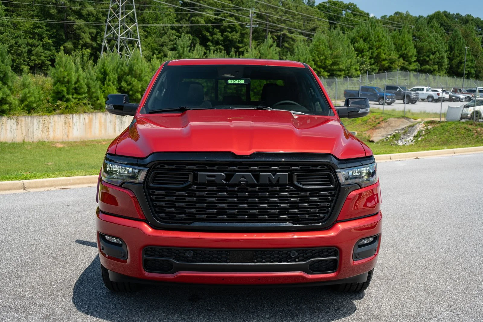 New 2026 Molten Red Pearl-Coat Exterior Paint RAM Big Horn/Lone Star image 2