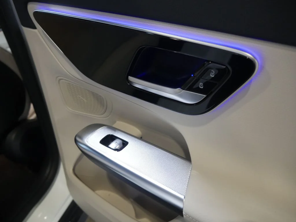 New 2026 Polar White Mercedes-Benz GLC 300 image 29