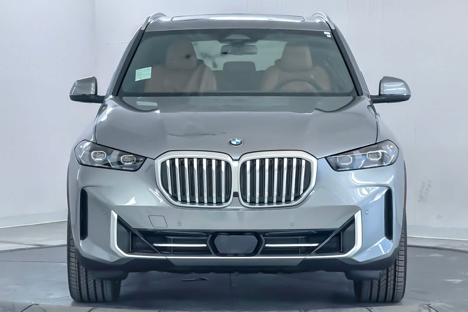 New 2026 Skyscraper Grey Metallic BMW xDrive40i image 10
