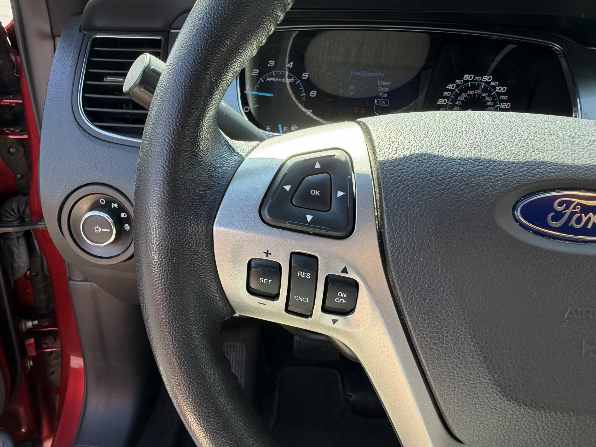 2018 Ford Taurus SEL - Photo 19