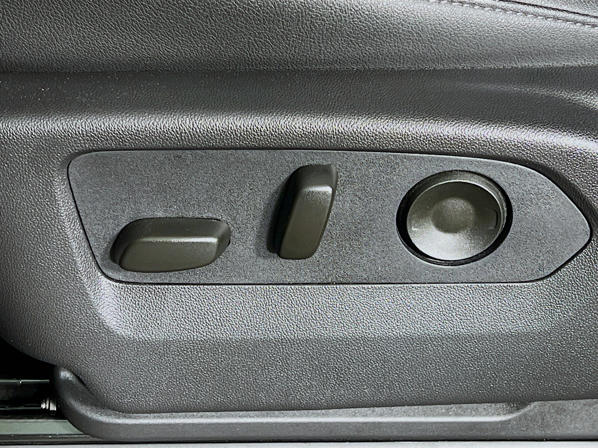 Used 2026 Sterling Metallic GMC SLT image 11