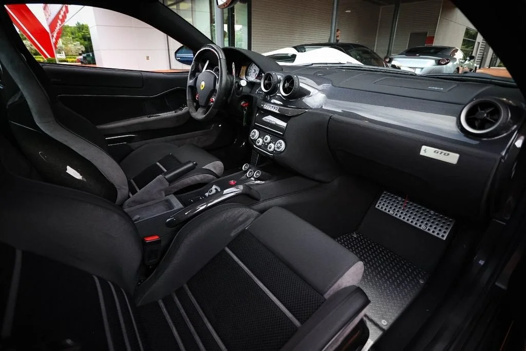 Used 2011 Grigio Titanio Metall Ferrari Base image 48