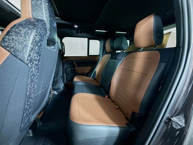 New 2026 Charente Grey Land Rover  OCTA image 24