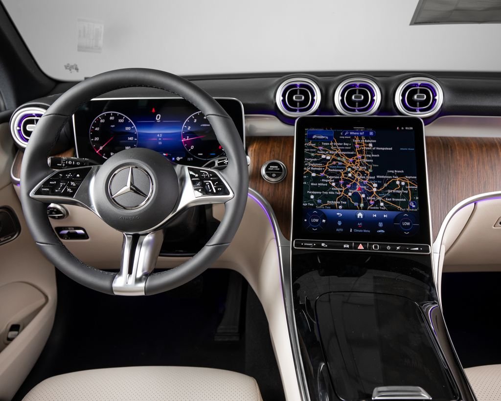 New 2026 Polar White Mercedes-Benz GLC 300 image 8