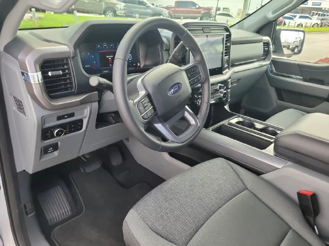 New 2026 Oxford White Ford XLT image 17