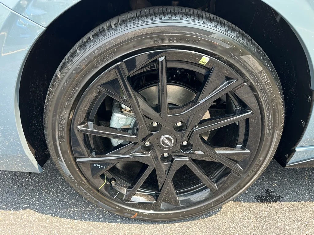 2025 Nissan Sentra SR - Photo 12