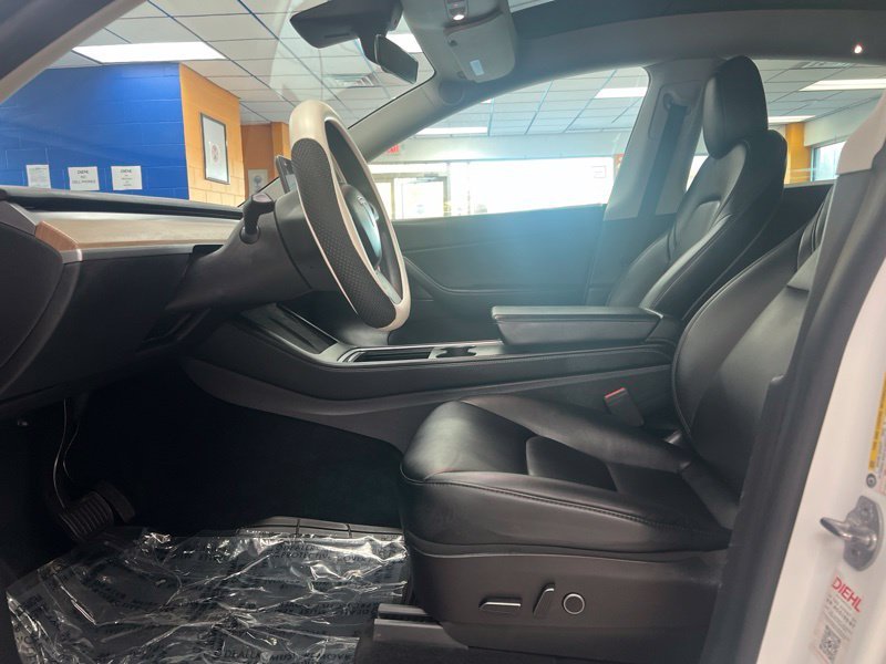 Used 2022  Tesla Long Range image 19