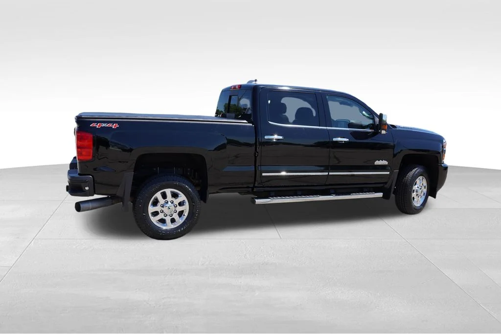 Used 2015 Black Chevrolet High Country image 4