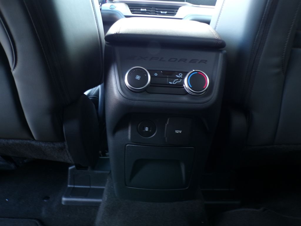 New 2026 Agate Black Metallic Ford Active image 29